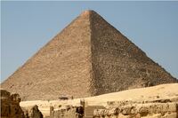 Die Cheopspyramide, die auch Gro&szlig;e Pyramide genannt wird. Bei Kairo.(c) Mouhcine El Ghomri