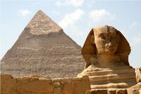 Die Sphinx. Im Hintergrund Die Chephrenpyramide-(c) Mouhcine El Ghomri